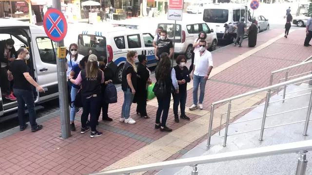 Kocaeli merkezli 6 ilde gerçekleştirilen operasyonda yakalanan 7 kişiye adli kontrol Kocaeli merkezli 6 ilde gerçekleştirilen operasyonda yakalanan 7 kişiye adli kontrol