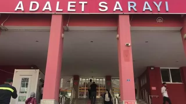 Kocaeli merkezli 6 ilde gerçekleştirilen operasyonda gözaltına alınan 7 kişi adliyede Kocaeli merkezli 6 ilde gerçekleştirilen operasyonda gözaltına alınan 7 kişi adliyede