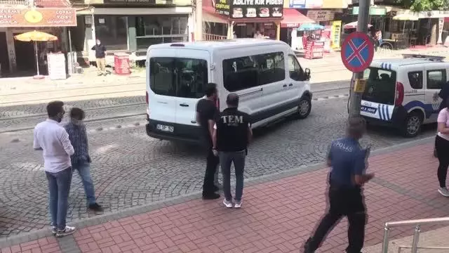 Kocaeli merkezli 6 ilde gerçekleştirilen operasyonda gözaltına alınan 7 kişi adliyede Kocaeli merkezli 6 ilde gerçekleştirilen operasyonda gözaltına alınan 7 kişi adliyede