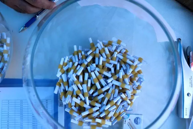 Konut kurasında ismi çıkan depremzedeler, duygu dolu anlar yaşadı Konut kurasında ismi çıkan depremzedeler, duygu dolu anlar yaşadı