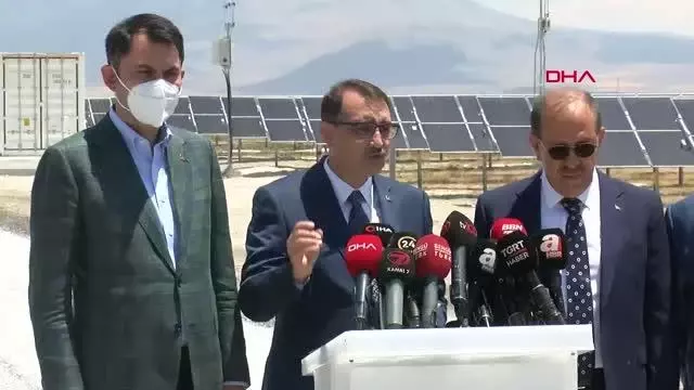 KONYA BAKAN DÖNMEZ: KARAPINAR GES'İ 2022'DE TAM KAPASİTEYLE DEVREYE ALACAĞIZ KONYA BAKAN DÖNMEZ: KARAPINAR GES'İ 2022'DE TAM KAPASİTEYLE DEVREYE ALACAĞIZ