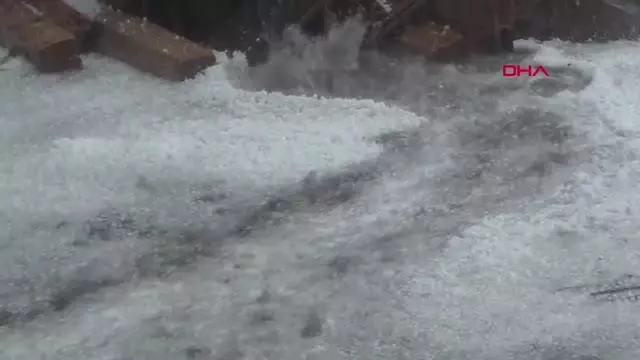 Konya'da sağanak yağmur sele neden oldu Konya'da sağanak yağmur sele neden oldu