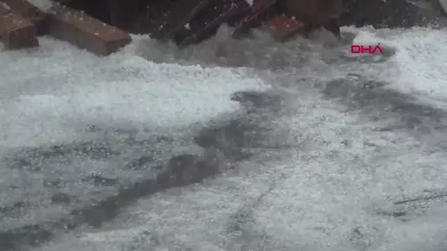 Konya'da sağanak yağmur sele neden oldu Konya'da sağanak yağmur sele neden oldu