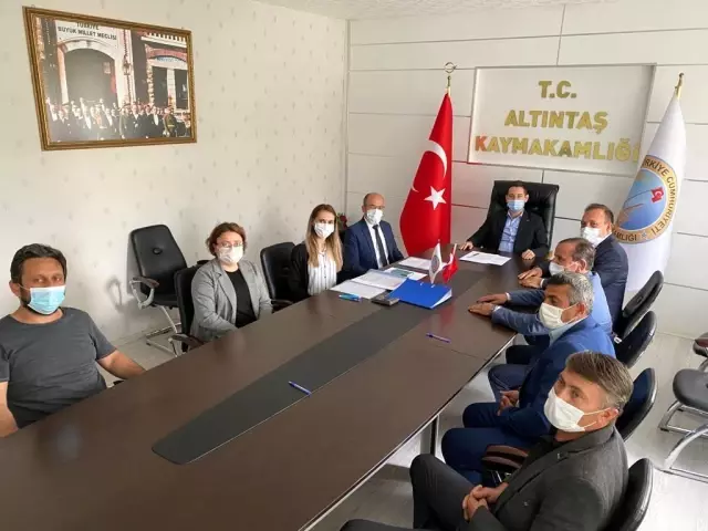 Köy yollarının malzeme ve nakliye ihalesi yapıldı Köy yollarının malzeme ve nakliye ihalesi yapıldı