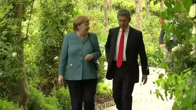 Kraliçe II. Elizabeth, Eden Projesi'ndeki resepsiyonda G7 liderlerini ağırlıyor Kraliçe II. Elizabeth, Eden Projesi'ndeki resepsiyonda G7 liderlerini ağırlıyor
