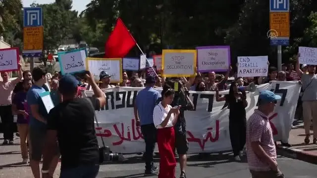 KUDÜS- Doğu Kudüs'te Şeyh Cerrah Mahallesi'ndeki Filistinlilere destek gösterisi düzenlendi KUDÜS- Doğu Kudüs'te Şeyh Cerrah Mahallesi'ndeki Filistinlilere destek gösterisi düzenlendi