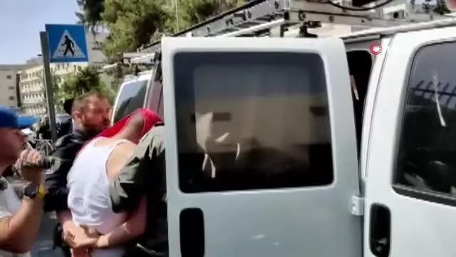 Son dakika haber: Kudüs'te İsrail mahkemesi önünde İsrail güçleri ve Filistinliler arasında arbede: 1 gözaltı, 2 yaralı Son dakika haber: Kudüs'te İsrail mahkemesi önünde İsrail güçleri ve Filistinliler arasında arbede: 1 gözaltı, 2 yaralı