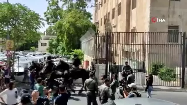 Son dakika haber: Kudüs'te İsrail mahkemesi önünde İsrail güçleri ve Filistinliler arasında arbede: 1 gözaltı, 2 yaralı Son dakika haber: Kudüs'te İsrail mahkemesi önünde İsrail güçleri ve Filistinliler arasında arbede: 1 gözaltı, 2 yaralı