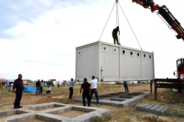 Kulu'da mevsimlik işçiler için konteynerler yerleştirildi Kulu'da mevsimlik işçiler için konteynerler yerleştirildi
