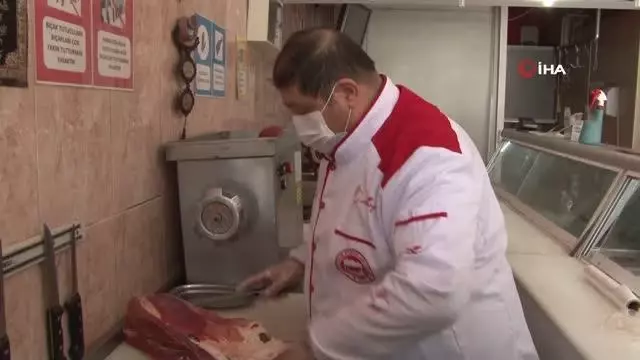 Kurban bayramı öncesi AVM ve zincir market uyarısı: 'O kurbanlar kurban değildir' Kurban bayramı öncesi AVM ve zincir market uyarısı: 'O kurbanlar kurban değildir'