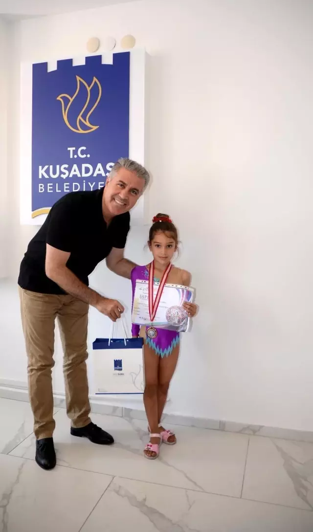 Kuşadası Belediyesi minik jimnastikçileri ağırladı Kuşadası Belediyesi minik jimnastikçileri ağırladı