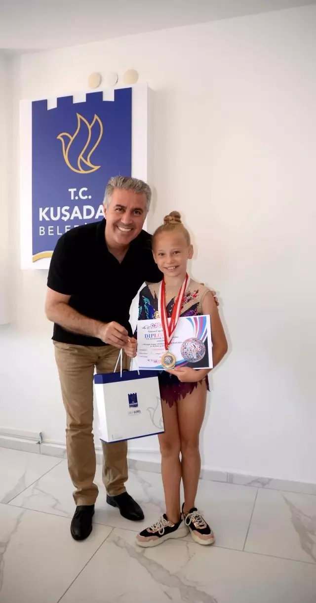 Kuşadası Belediyesi minik jimnastikçileri ağırladı Kuşadası Belediyesi minik jimnastikçileri ağırladı