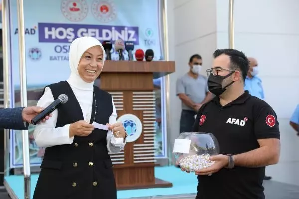 MALATYA'DA 678 DEPREM KONUTUNUN ANAHTAR TESLİMİ YAPILDI MALATYA'DA 678 DEPREM KONUTUNUN ANAHTAR TESLİMİ YAPILDI