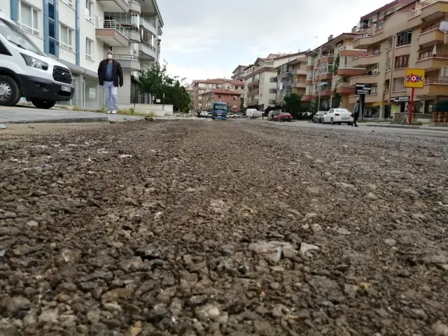 Mamak'ta sağanak sonrası meydana gelen sel altyapı çalışmalarının olduğu yolu tahrip etti Mamak'ta sağanak sonrası meydana gelen sel altyapı çalışmalarının olduğu yolu tahrip etti
