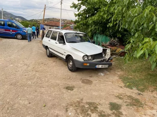Manisa'da otomobilin traktörle çarpışması sonucu 1 kişi yaralandı Manisa'da otomobilin traktörle çarpışması sonucu 1 kişi yaralandı