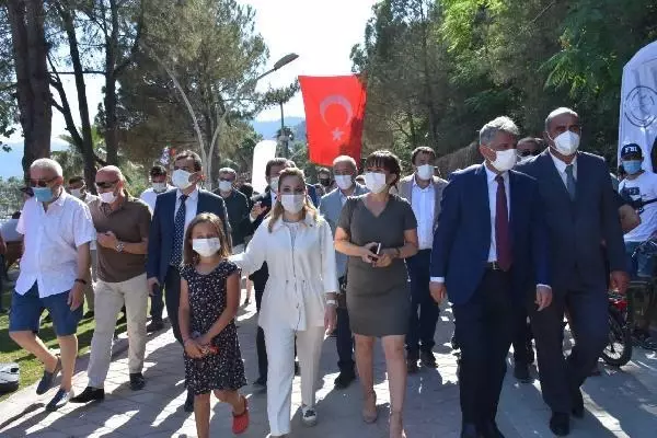 MARMARİS'İN 5 YILDIZLI HALK PLAJI BAKAN YARDIMCISI ALPARSLAN TARAFINDAN AÇILDI MARMARİS'İN 5 YILDIZLI HALK PLAJI BAKAN YARDIMCISI ALPARSLAN TARAFINDAN AÇILDI