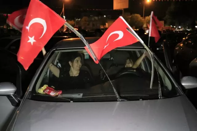 Millet Bahçesinde milli maç heyecanı Millet Bahçesinde milli maç heyecanı