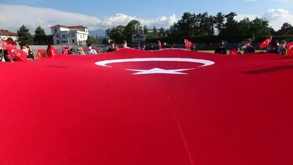 SPOR Milli sporculardan, Şenol Güneş ve öğrencilerine marşlı bayraklı destek SPOR Milli sporculardan, Şenol Güneş ve öğrencilerine marşlı bayraklı destek