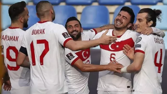 Milli Takım'da 3 futbolcumuz, İtalya karşısında oynamaları halinde tarihe geçecek Milli Takım'da 3 futbolcumuz, İtalya karşısında oynamaları halinde tarihe geçecek
