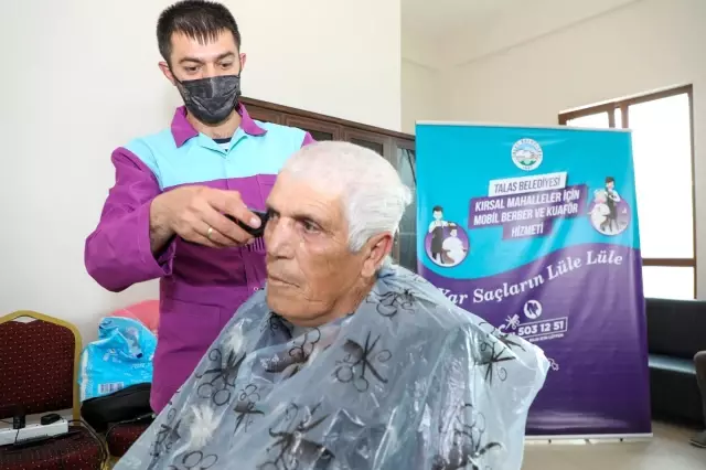 Talas Belediyesi'nin kırsaldaki 'mobil kuaför' uygulaması vatandaşlardan ilgi görüyor Talas Belediyesi'nin kırsaldaki 'mobil kuaför' uygulaması vatandaşlardan ilgi görüyor