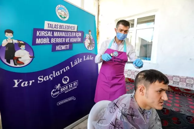 Talas Belediyesi'nin kırsaldaki 'mobil kuaför' uygulaması vatandaşlardan ilgi görüyor Talas Belediyesi'nin kırsaldaki 'mobil kuaför' uygulaması vatandaşlardan ilgi görüyor