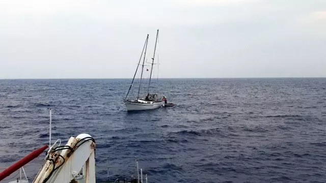 Muğla'da 107 düzensiz göçmen ve 4 göçmen kaçakçısı yakalandı Muğla'da 107 düzensiz göçmen ve 4 göçmen kaçakçısı yakalandı