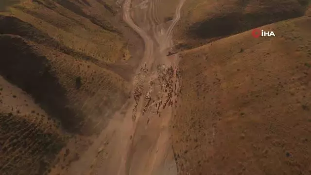 Nemrut Dağı eteklerine tozlu yolculuk Nemrut Dağı eteklerine tozlu yolculuk
