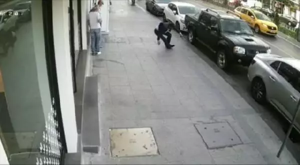 'Nuriş Kardeşler'e yapılan operasyonda 19 kişi gözaltına alındı 'Nuriş Kardeşler'e yapılan operasyonda 19 kişi gözaltına alındı