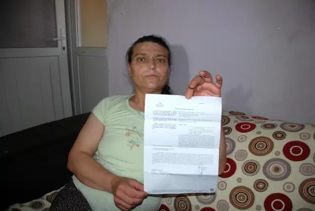 Oğlu ve gelini dolandırdı, gelen icra takibi ile yıkıldı Oğlu ve gelini dolandırdı, gelen icra takibi ile yıkıldı