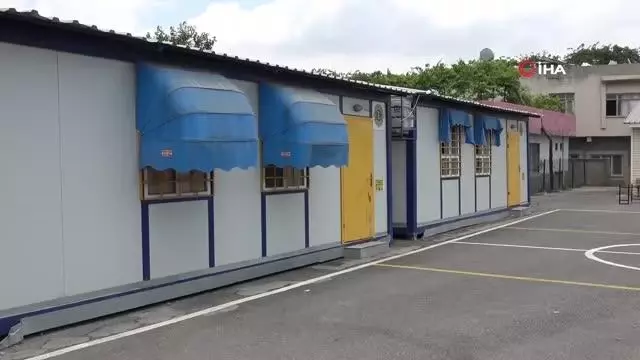 Okul müdiresi, atandığı harabe köy okulunu çiçek gibi yaptı Okul müdiresi, atandığı harabe köy okulunu çiçek gibi yaptı