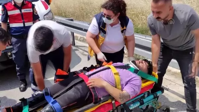 Orhangazi'de bariyere çarpan motosikletin sürücüsü yaralandı Orhangazi'de bariyere çarpan motosikletin sürücüsü yaralandı