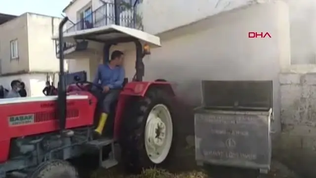 OSMANİYE'DE ÇİFTLİK YANGINI; 350 SAMAN VE FISTIK BALYASI ZARAR GÖRDÜ OSMANİYE'DE ÇİFTLİK YANGINI; 350 SAMAN VE FISTIK BALYASI ZARAR GÖRDÜ