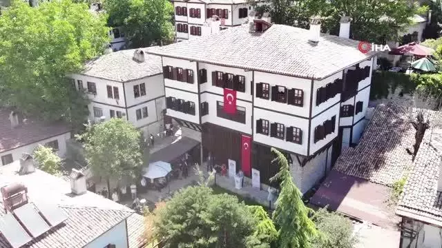 Osmanlı'nın yaşama biçimini yansıtan Kaymakamlar Evi'nin restorasyonu tamamlanarak hizmete açıldı Osmanlı'nın yaşama biçimini yansıtan Kaymakamlar Evi'nin restorasyonu tamamlanarak hizmete açıldı