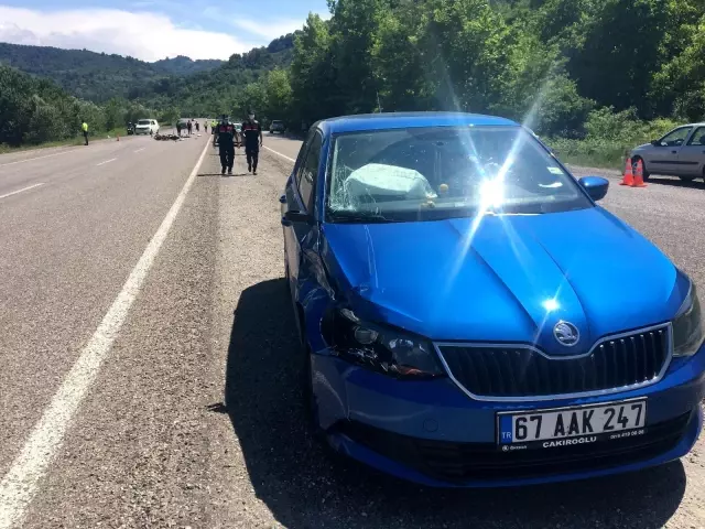 Otomobil motosikletle çarpıştı: 1 yaralı Otomobil motosikletle çarpıştı: 1 yaralı