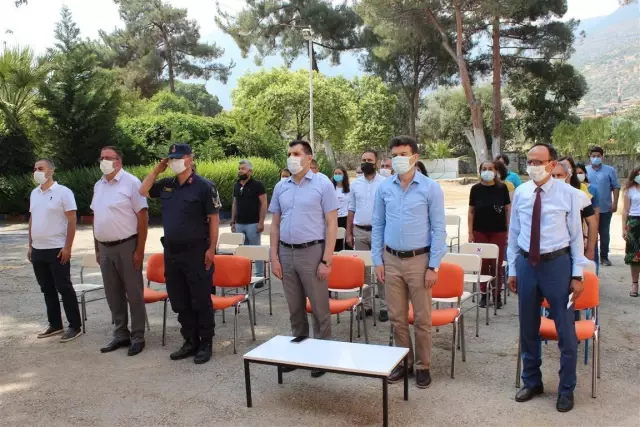 Ovakent Çok Programlı Anadolu Lisesinde TÜBİTAK Bilim Fuarı sergisi açıldı Ovakent Çok Programlı Anadolu Lisesinde TÜBİTAK Bilim Fuarı sergisi açıldı