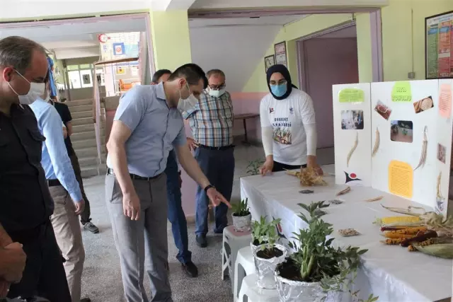 Ovakent Çok Programlı Anadolu Lisesinde TÜBİTAK Bilim Fuarı sergisi açıldı Ovakent Çok Programlı Anadolu Lisesinde TÜBİTAK Bilim Fuarı sergisi açıldı