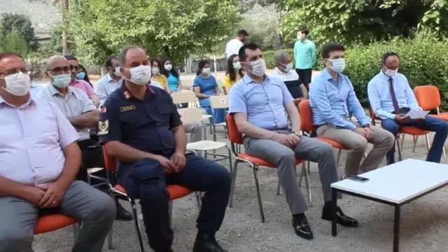 Ovakent Çok Programlı Anadolu Lisesinde TÜBİTAK Bilim Fuarı sergisi açıldı Ovakent Çok Programlı Anadolu Lisesinde TÜBİTAK Bilim Fuarı sergisi açıldı