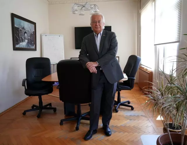 Eşref Hamamcıoğlu: 'Oyların çoğunu biz alırız' -1- Eşref Hamamcıoğlu: 'Oyların çoğunu biz alırız' -1-