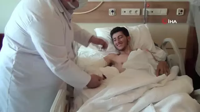 Parçalanan el, Şanlıurfa'da ameliyatla dikildi Parçalanan el, Şanlıurfa'da ameliyatla dikildi