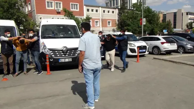 Son dakika 3. sayfa: Polise silahlı saldırı düzenleyen 3 şahıs tutuklandı Son dakika 3. sayfa: Polise silahlı saldırı düzenleyen 3 şahıs tutuklandı