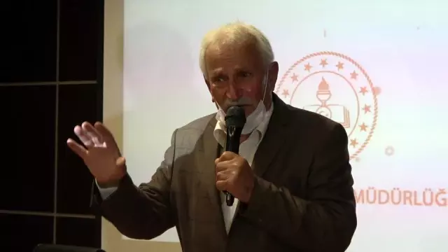 Rize'de okullar arası 'Atma Türkü Yarışması' düzenlendi Rize'de okullar arası 'Atma Türkü Yarışması' düzenlendi