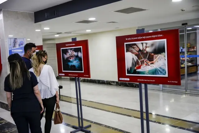 Sağlık çalışanlarının Kovid-19 ile zorlu mücadelesi fotoğraf karelerine yansıdı Sağlık çalışanlarının Kovid-19 ile zorlu mücadelesi fotoğraf karelerine yansıdı