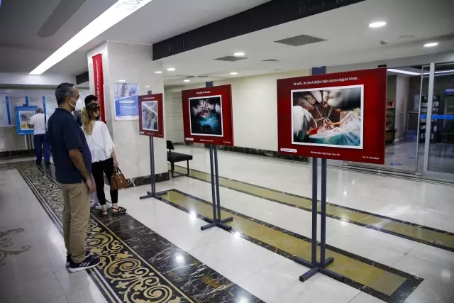 Sağlık çalışanlarının Kovid-19 ile zorlu mücadelesi fotoğraf karelerine yansıdı Sağlık çalışanlarının Kovid-19 ile zorlu mücadelesi fotoğraf karelerine yansıdı