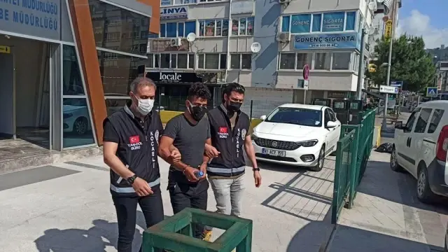 Sahte polis ve savcılardan 1 milyon 300 bin liralık vurgun Sahte polis ve savcılardan 1 milyon 300 bin liralık vurgun