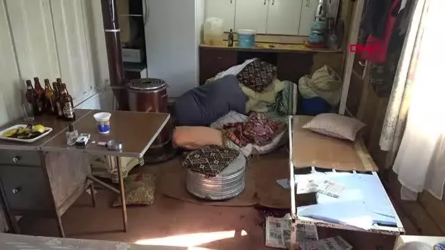 Son dakika! Barakada tartıştığı 3 arkadaşını tabancayla öldürdü Son dakika! Barakada tartıştığı 3 arkadaşını tabancayla öldürdü
