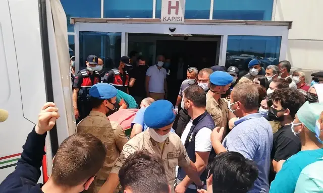Samsun'da 3 kişinin öldüğü arkadaş kavgasına ilişkin bir kişi tutuklandı Samsun'da 3 kişinin öldüğü arkadaş kavgasına ilişkin bir kişi tutuklandı