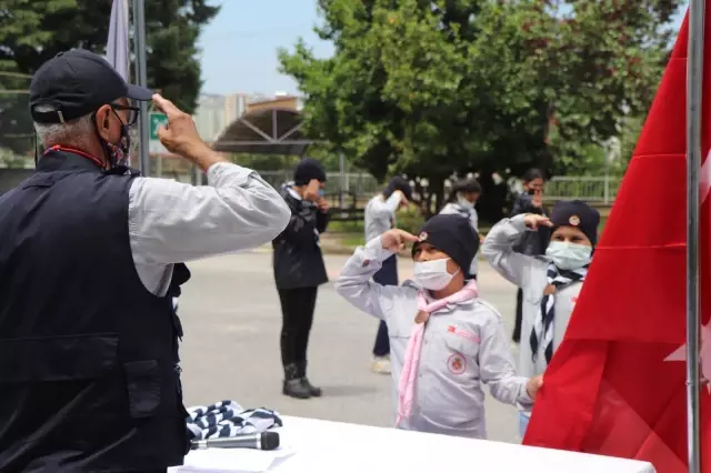 Samsun'da eğitimlerini tamamlayan 13 aday izci yemin etti Samsun'da eğitimlerini tamamlayan 13 aday izci yemin etti