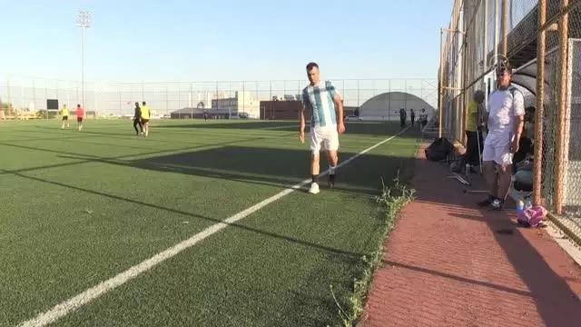 ŞANLIURFA - Ampute futbolcu, protez bacak hayaline kavuştu ŞANLIURFA - Ampute futbolcu, protez bacak hayaline kavuştu