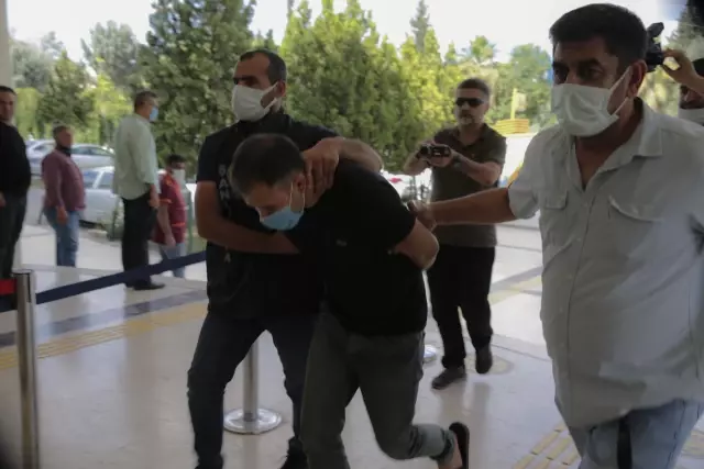Son dakika haber: ŞANLIURFA - Polislere ateş açılmasıyla ilgili gözaltına alınan 3 zanlı tutuklandı Son dakika haber: ŞANLIURFA - Polislere ateş açılmasıyla ilgili gözaltına alınan 3 zanlı tutuklandı