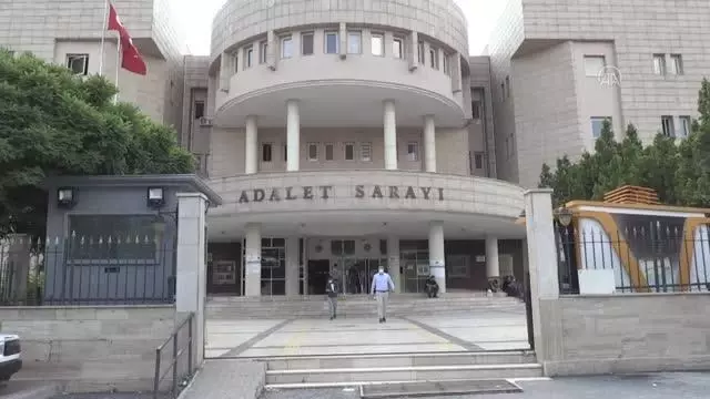 Son dakika haber: ŞANLIURFA - Polislere ateş açılmasıyla ilgili gözaltına alınan 3 zanlı tutuklandı Son dakika haber: ŞANLIURFA - Polislere ateş açılmasıyla ilgili gözaltına alınan 3 zanlı tutuklandı